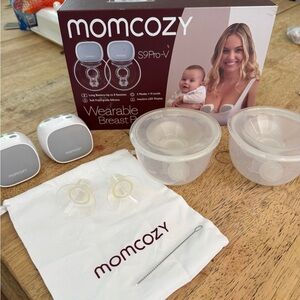 Momcozy Wearable S9 ProV in White and Clear